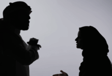 حين يصبح الرجل غريباً في بيته
