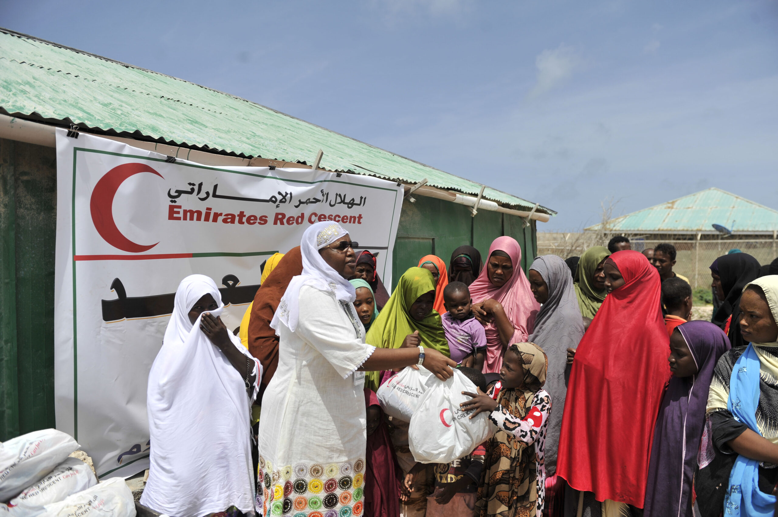 الهلال الأحمر..رسالة الإمارات إلى العالم